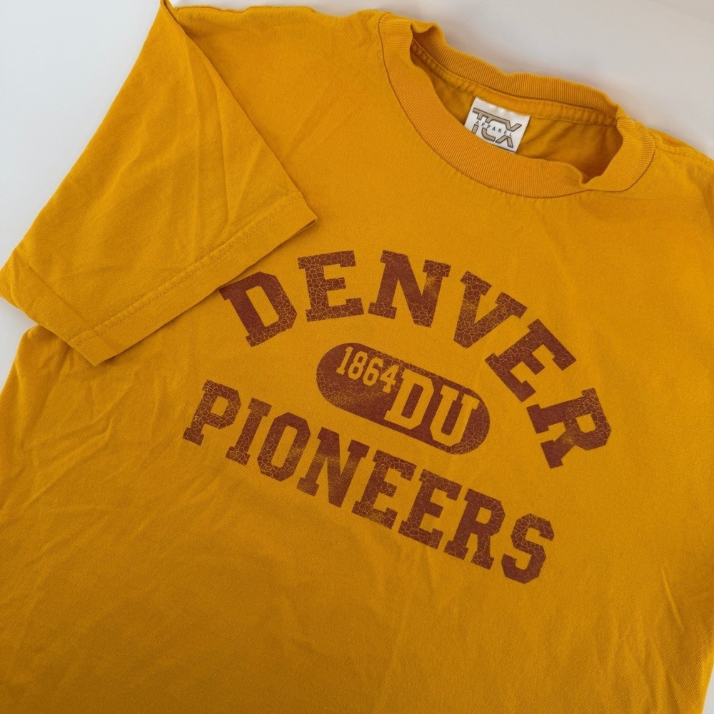 Vintage Denver Pioneers T-Shirt Mens Medium Yellow Graphic Short Sleeve Tee Prep